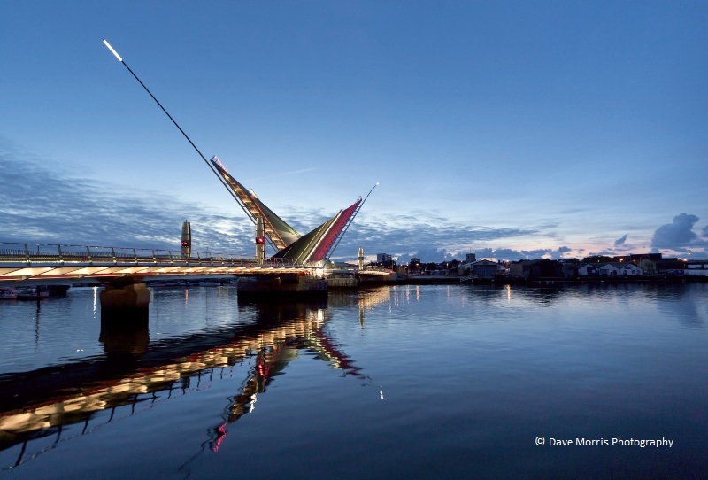 File:Twin Sails-1.jpg