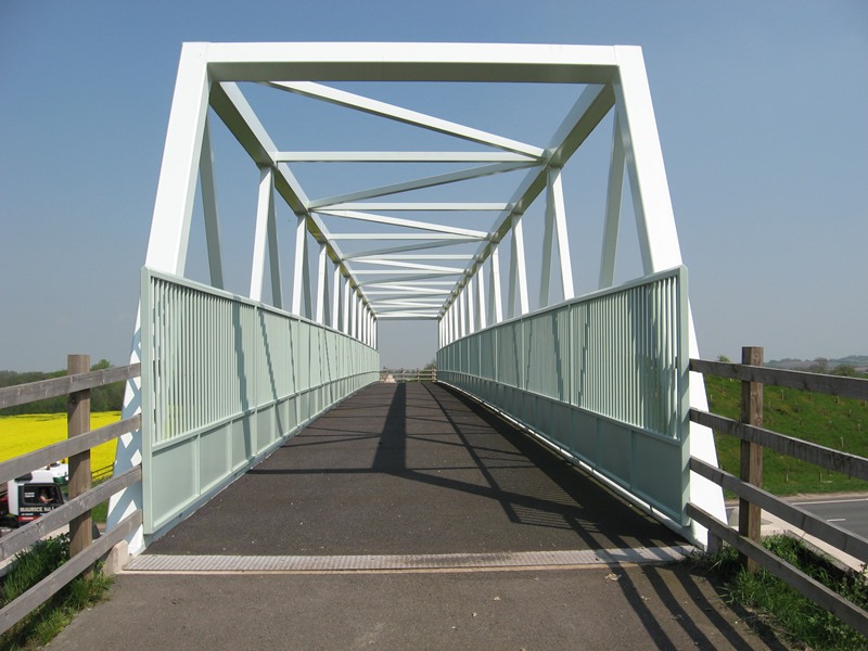 File:A38 Footbridge N A5 - 3.jpg