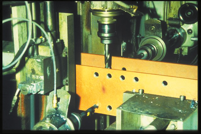 File:Drilling machine.jpg