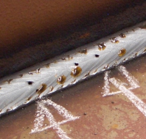 File:800px-Weld defects - Surface porosity.jpg