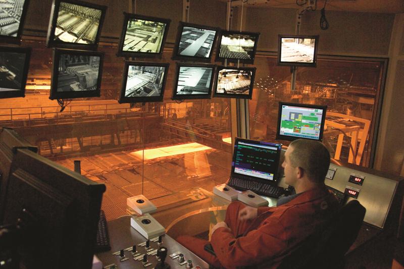 File:Scunthorpe Plate Mill Control Room.jpg