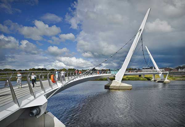 File:Peace Bridge.jpg