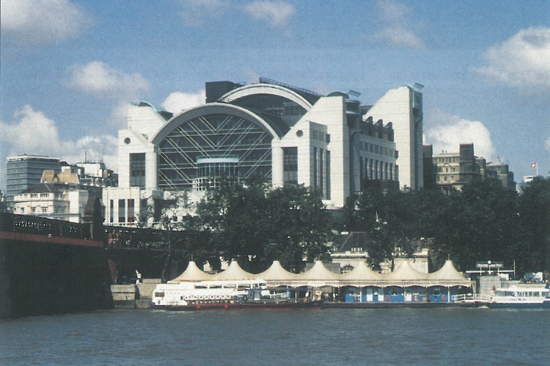 File:1991 - Embankment Place London.jpg