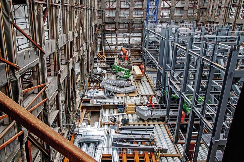File:LSQ London-1.jpg
