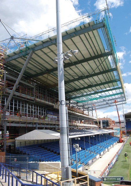 File:Emerald Headingley Stadium-2.jpg
