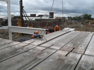 Erecting precast floor slabs 003v01 (Atlas Ward).jpg